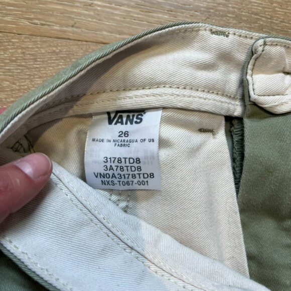 Kids, Green Mid-length Shorts - Picture 4 of 4